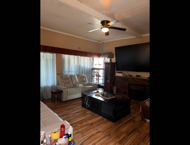 4 BEDROOM HOUSE FOR SALE IN SCHOEMANSVILLE